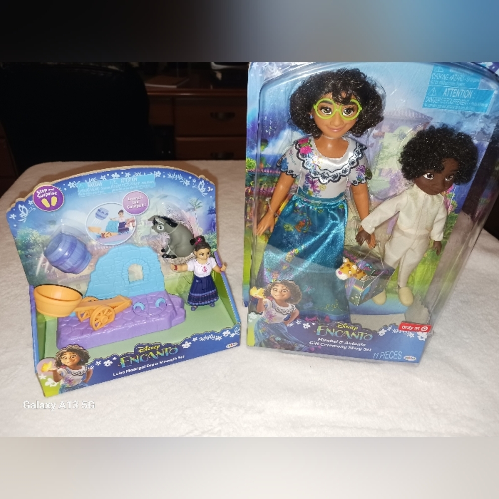 Disney Encanto Doll Set